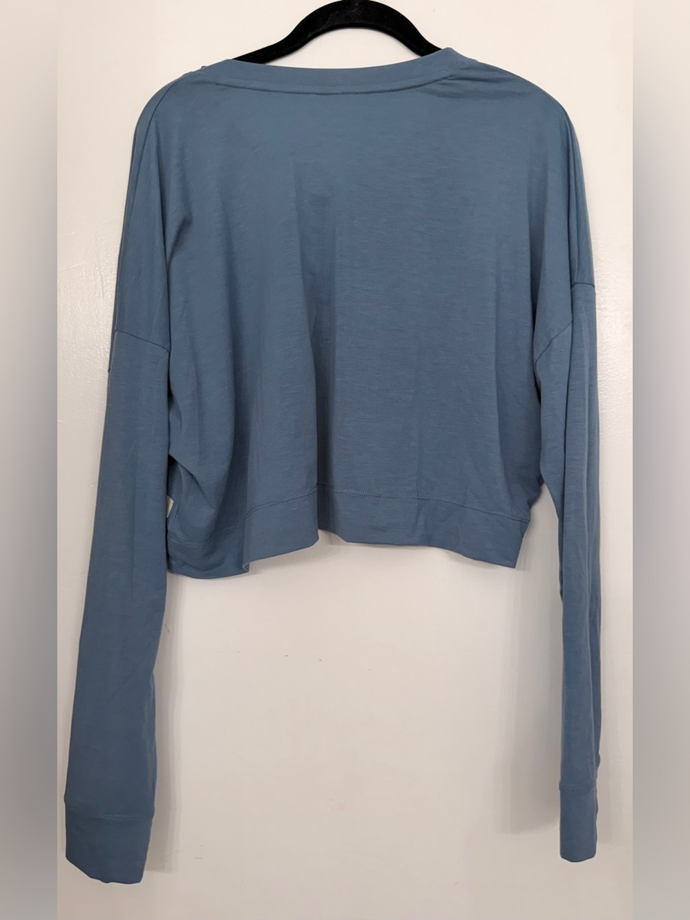 Vuori Avalon Crop Henley Long Sleeve Blue Size Large - Picture 4 of 6